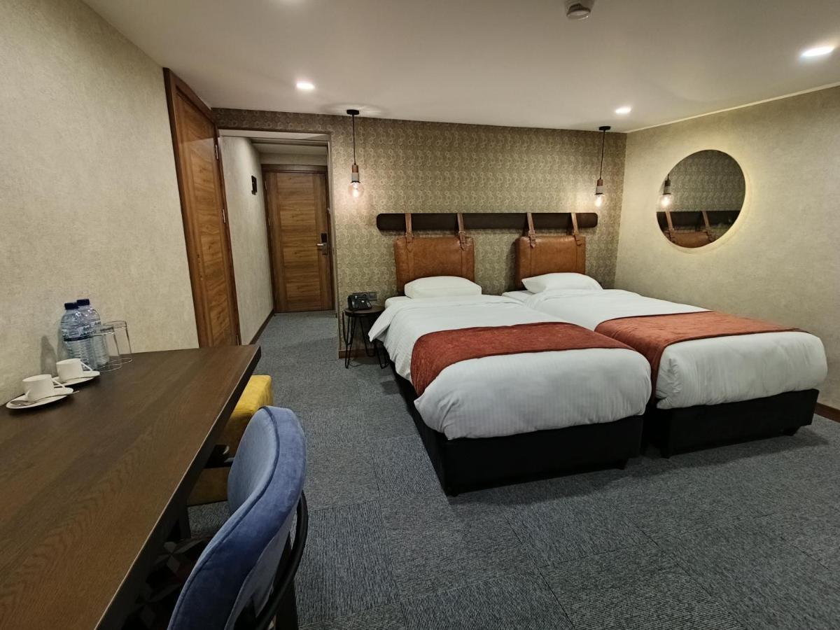 Townhouse Tbilisi Boutique Hotel Bagian luar foto